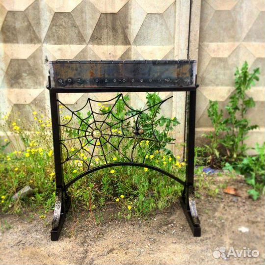 Мангал кованный с пауком арт.0207