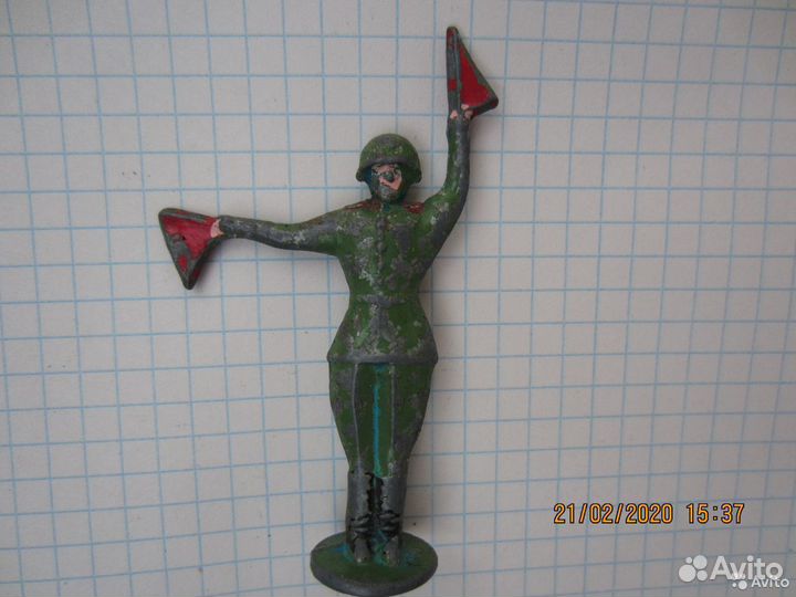 Солдатик сигнальщик регулировщик с флажками СССР