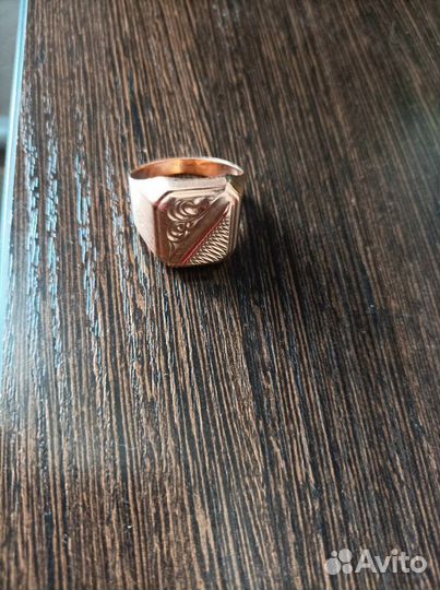 Мужской золотой перстень 583 пробы