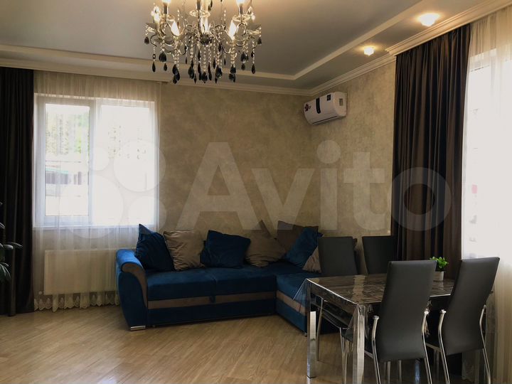 2-к. квартира, 54 м², 1/3 эт.