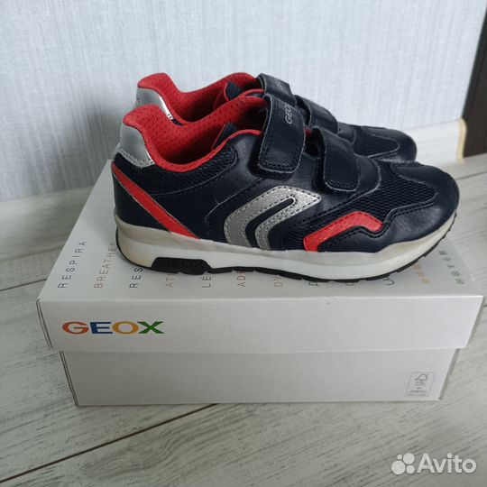 Кроссовки geox 32