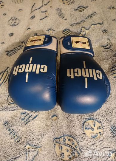 Боксерские перчатки clinch 8oz