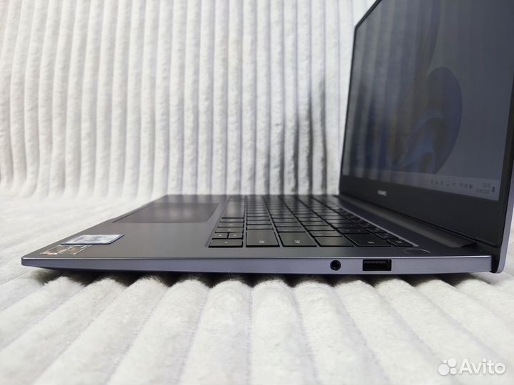 Ноутбук Huawei MateBook D14 AMD Ryzen 5 8/512