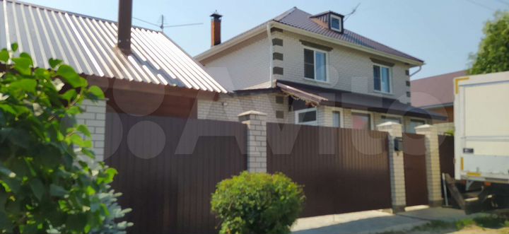 Дом 182,5 м² на участке 10,2 сот.