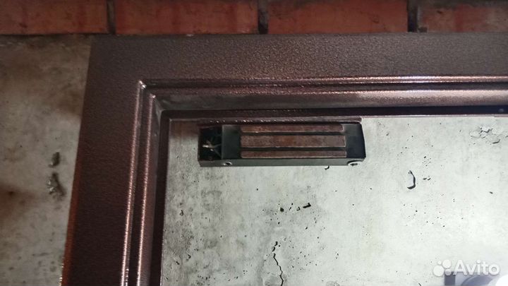 Дверь входная металлическая