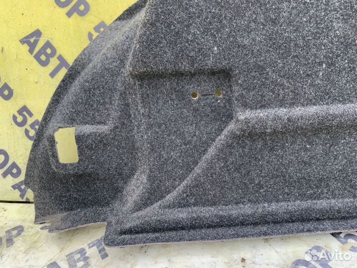 Обшивка багажника правая VW Polo