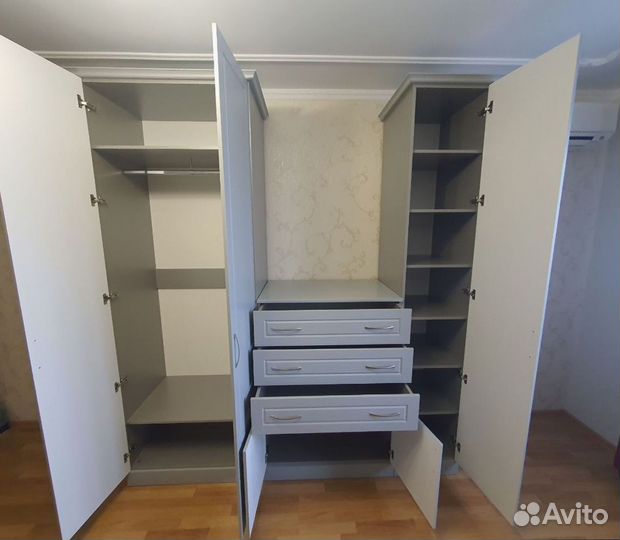 Распашной шкаф на заказ от фабрики