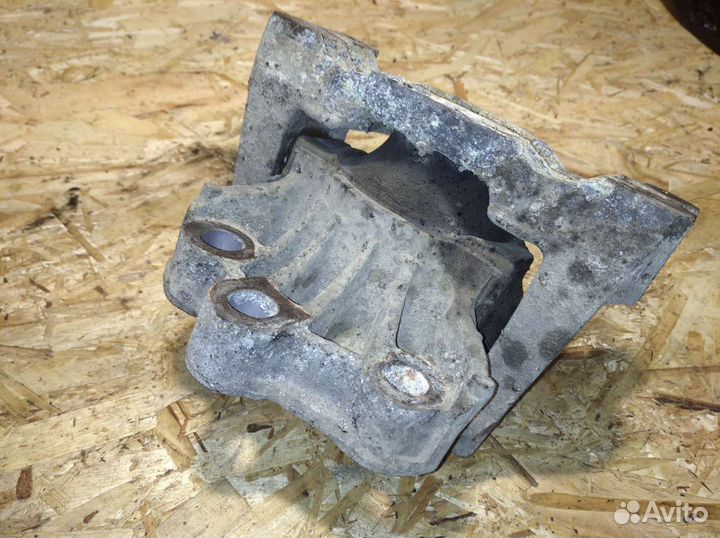 Подушка двигателя правая Форд Транзит 2000-2014