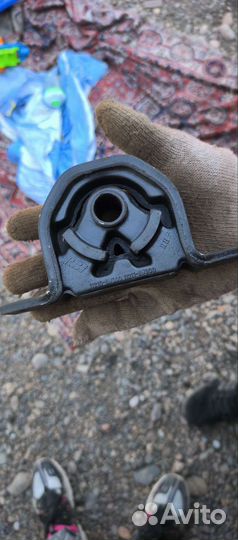 Подушка двигателя без крепления Nissan