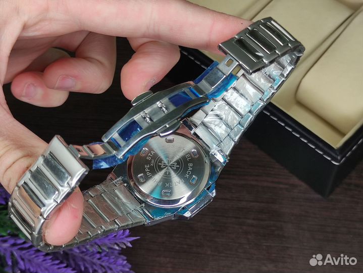 Компактные часы Patek Philippe