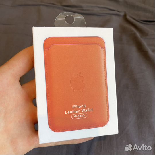 Новый Кардхолдер Apple