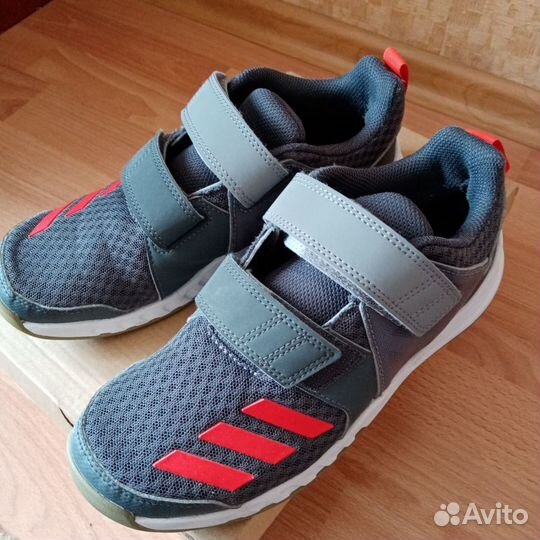 Кроссовки adidas летние