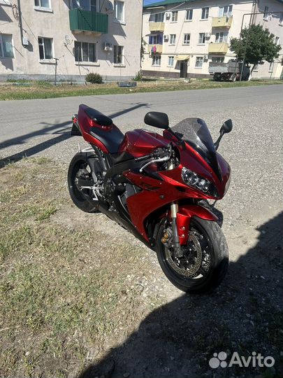 Yamaha YZF-R1