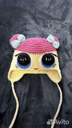 Вязанная шапка кукла лол