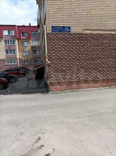 3-к. квартира, 84 м², 1/4 эт.