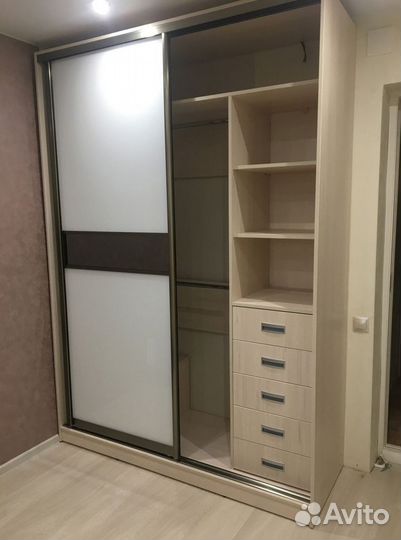 Шкаф двухстворчатый