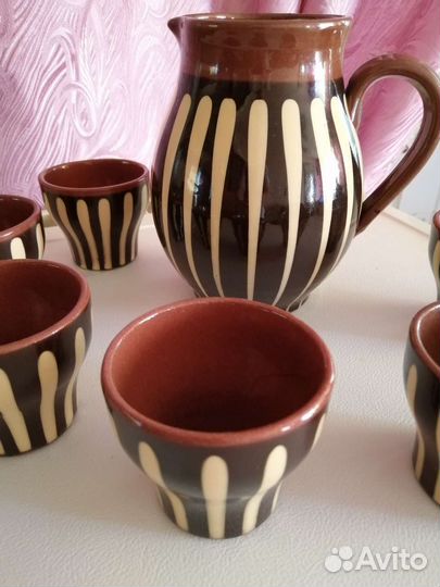 Кувшин и бокалы