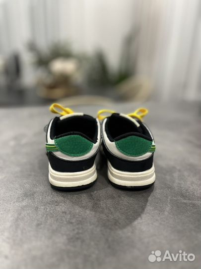 Кроссовки детские