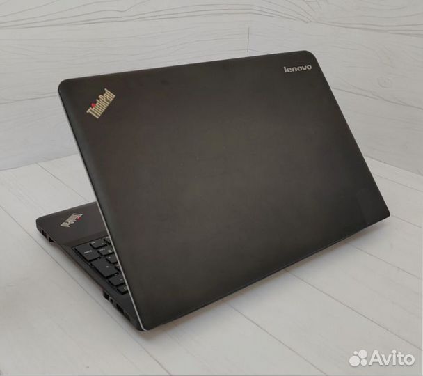 Для учебы работы Ноутбук Lenovo ThinkPad на i5