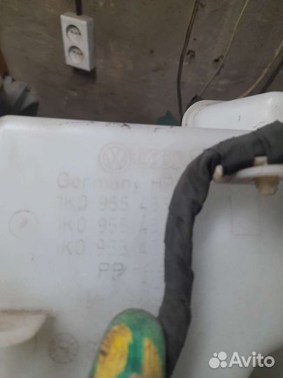 Бочек омывателя volkswagen golf