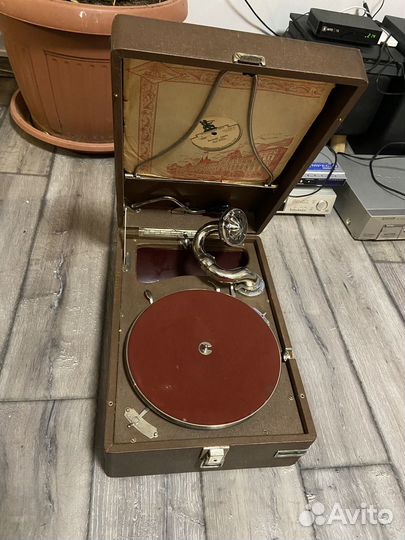 Патефон завод молот