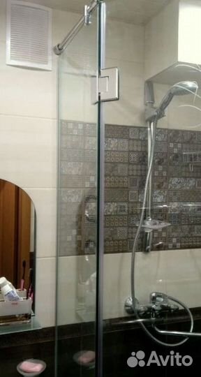 Шторка на ванну стеклянная