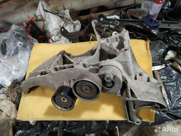 Кронштейн генератора Renault laguna 2001-2005г