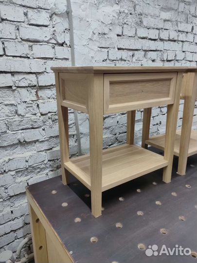 Тумба прикроватная из массива дуба