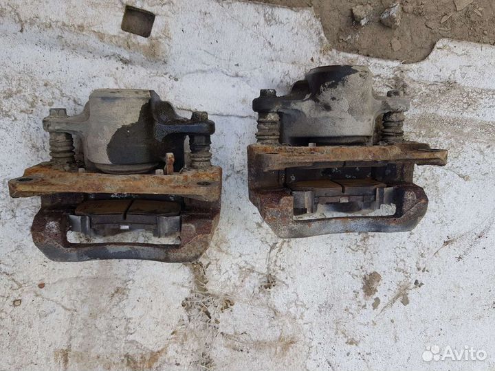 Суппорта задние пара Subaru Tribeca B9