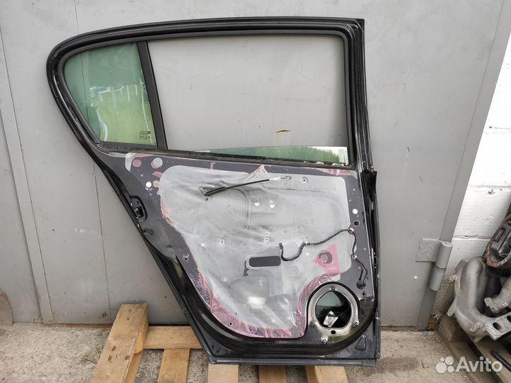 Дверь задняя левая на Opel Astra H 5Д Z20R