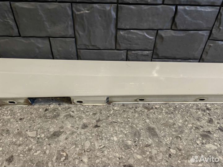 Порог правый W204