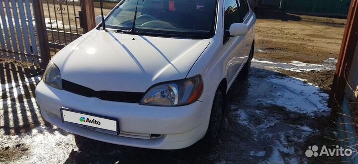 Toyota Platz 1.0 AT, 2000, 300 000 км