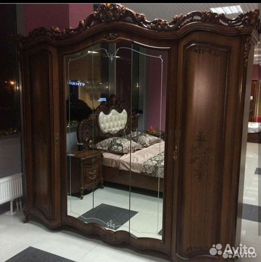 Спальный гарнитур