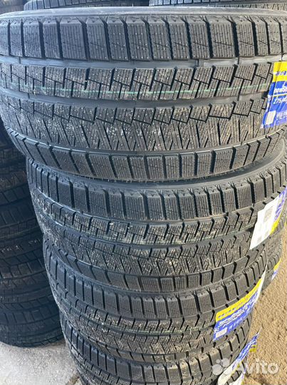 Habilead SnowShoes AW33 245/45 R19 102H