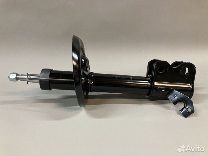 Стойка передняя левая toyota corolla E11