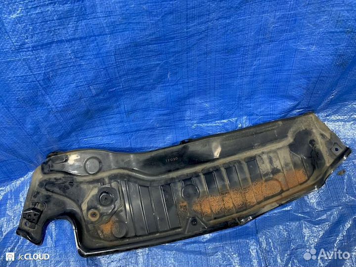 Решетка под лобовое стекло на honda FIT GE6 L13A