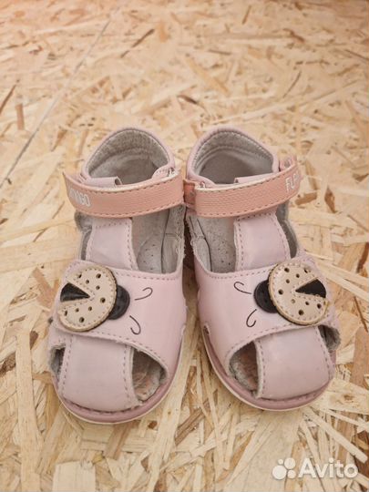 Обувь для девочки 23