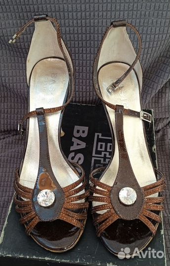 Праздничные босоножки Basic