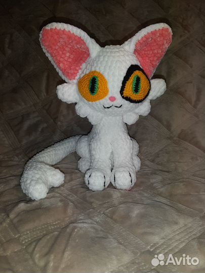 Кот из плюшевой пряжи