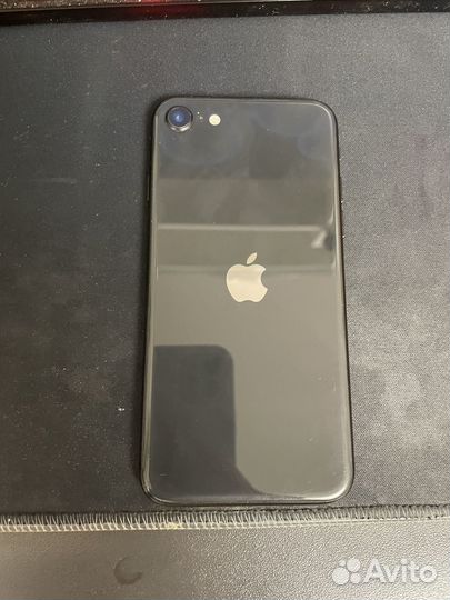 iPhone SE, 64 ГБ