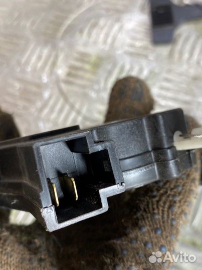 Активатор лючка бака Hyundai Santa Fe DM G4KE