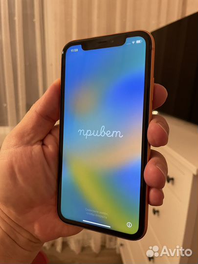 Телефон iPhone XR 64 GB