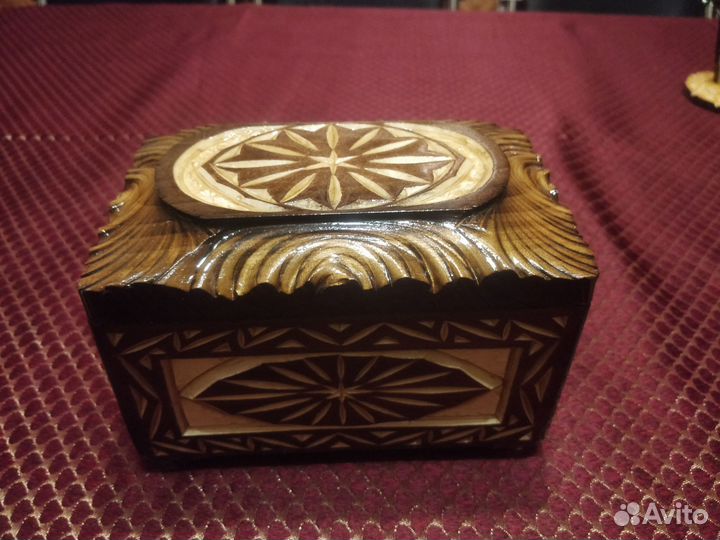 Шкатулки деревянные резные, салфетница