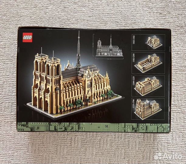 Lego Architecture Notre-Dame 21061