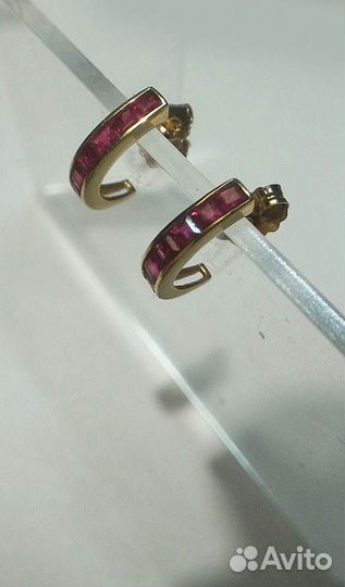 Золотые серьги с гранатами