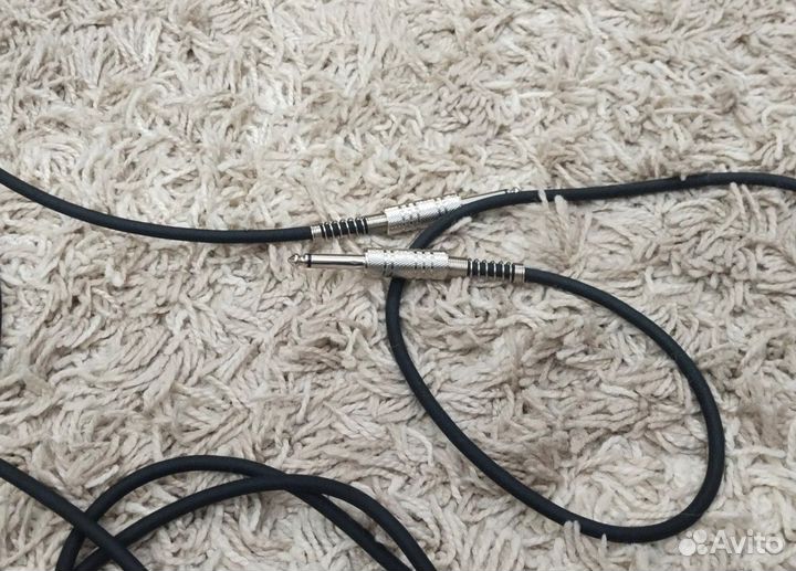 Продам электрогитару