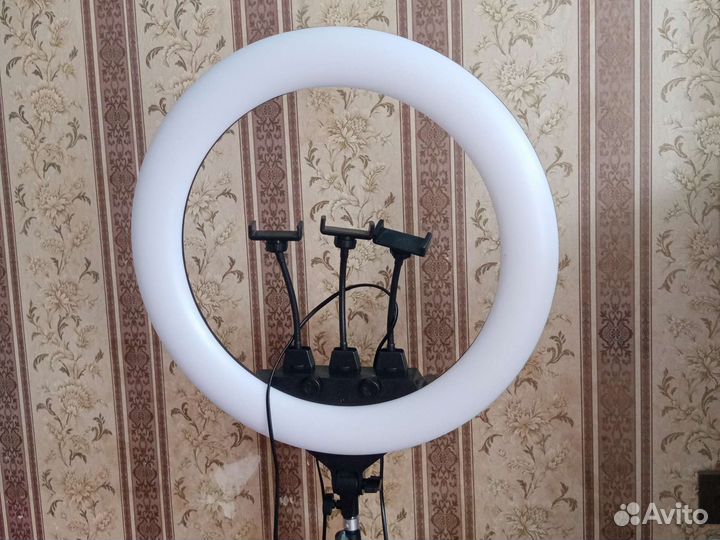 Кольцевая лампа со штативом бу