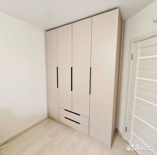 Шкаф распашной