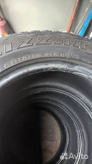 Bridgestone Dueler A/T 225/65 R17