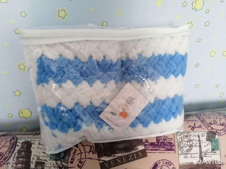 Плед для малыша вязаный